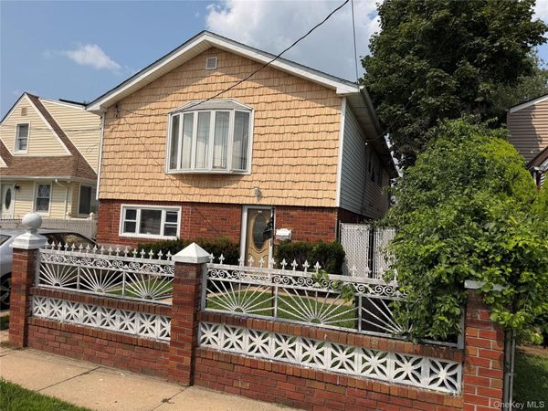 24615 137th Avenue, Rosedale, NY 11422