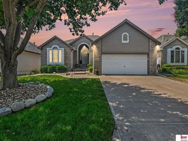 10022 S 172 Circle, Omaha, NE 68136