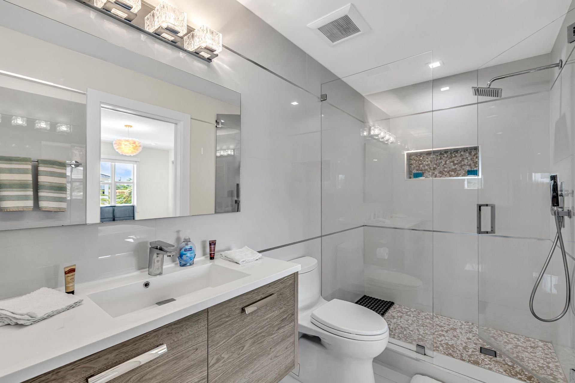 4921 NE 28th Avenue, Lighthouse Point, FL 33064 Photo