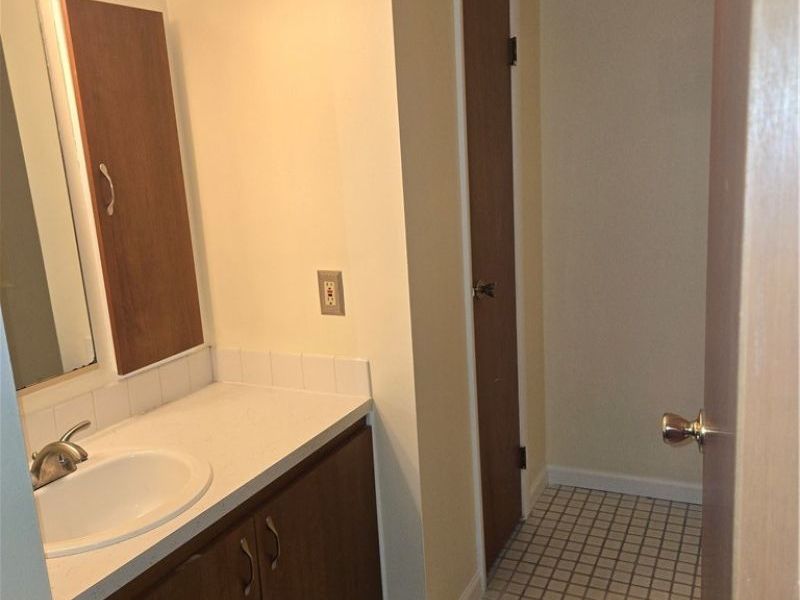 8218 Comet Court, Mentor, OH 44060 Photo 12