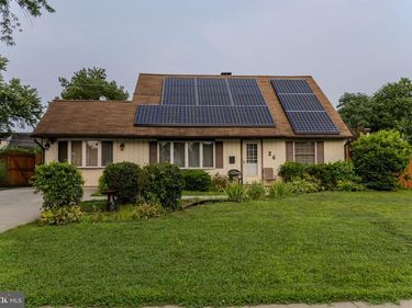 26 PLUMTREE ROAD, LEVITTOWN, PA 19056
