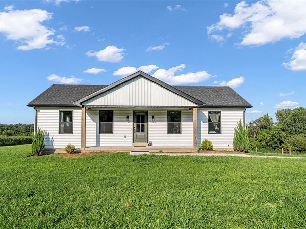 1318 Squire Lyles Road , Scottsville, KY 42164