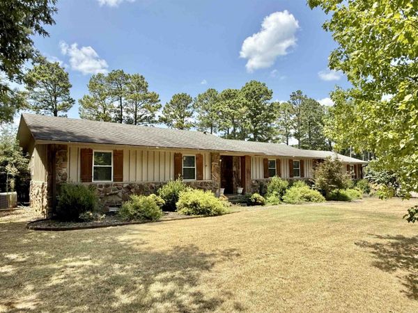 121 LongLeaf Dr , Searcy, AR 72143