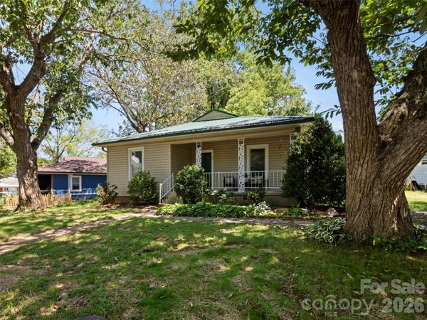 122 Edwards Avenue , Swannanoa, NC 28778