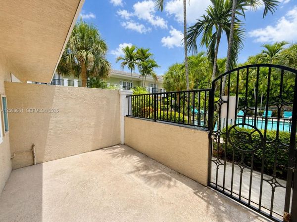 1000 Palm Trl , Unit 3, Delray Beach, FL 33483