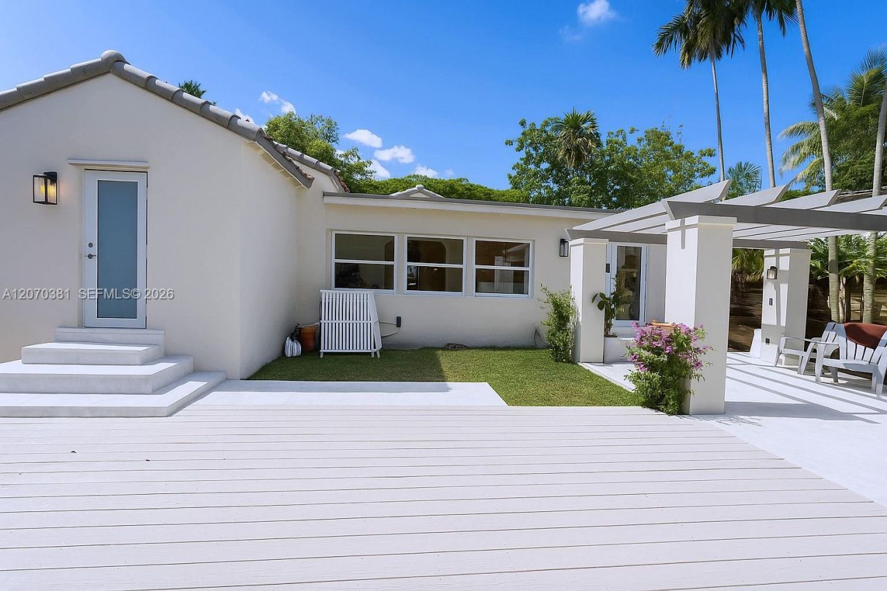 775 NE 76th St , Miami, FL 33138 Photo