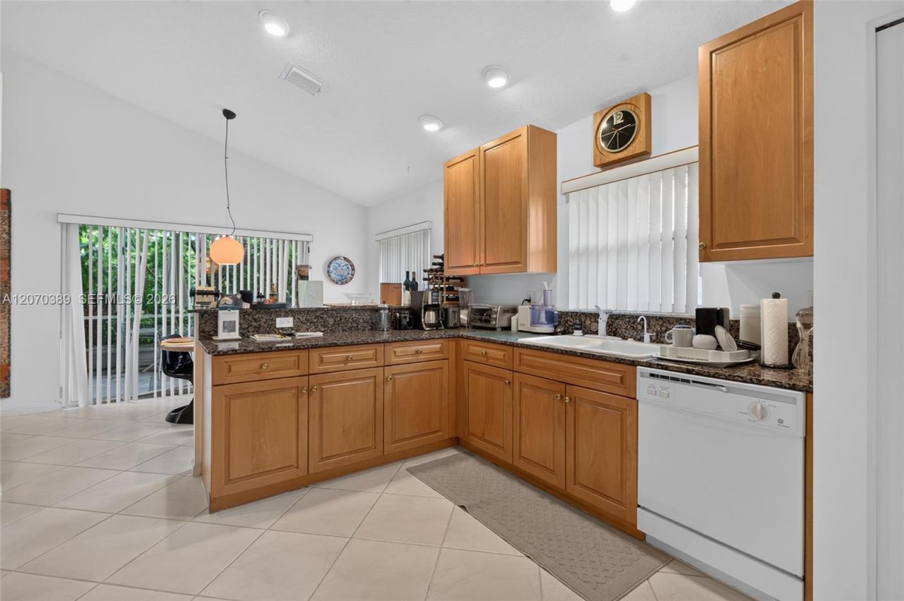 7318 Amber Falls Ln , Boynton Beach, FL 33437 Photo