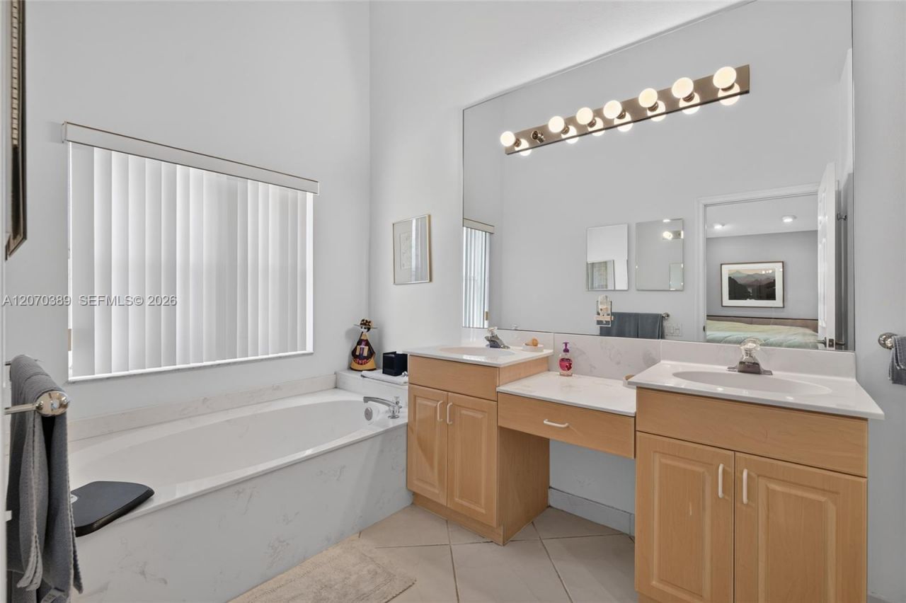 7318 Amber Falls Ln , Boynton Beach, FL 33437 Photo