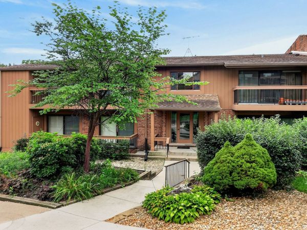 8090 Garfield Avenue , Unit 3-2, Burr Ridge, IL 60527