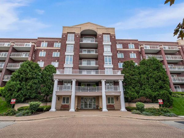 7081 W Touhy Avenue , Unit 607, Niles, IL 60714