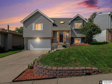 10628 Hartman Avenue, Omaha, NE 68134