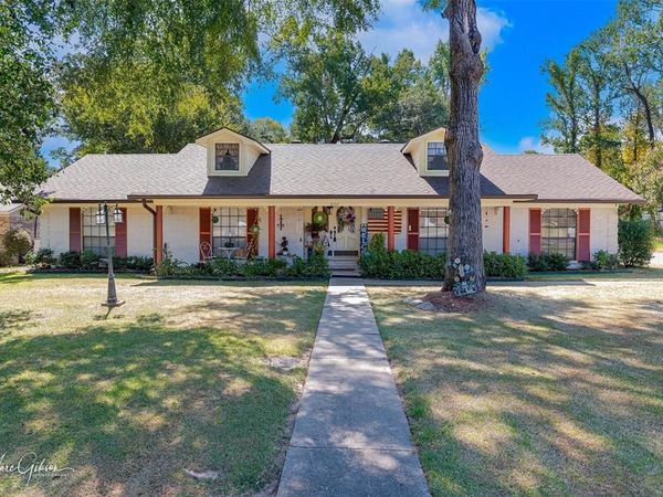 8102 Dogwood Trail, Haughton, LA 71037
