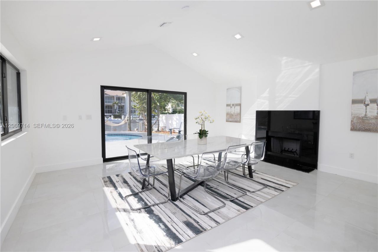 201 Holiday Dr, Hallandale Beach, FL 33009 Photo