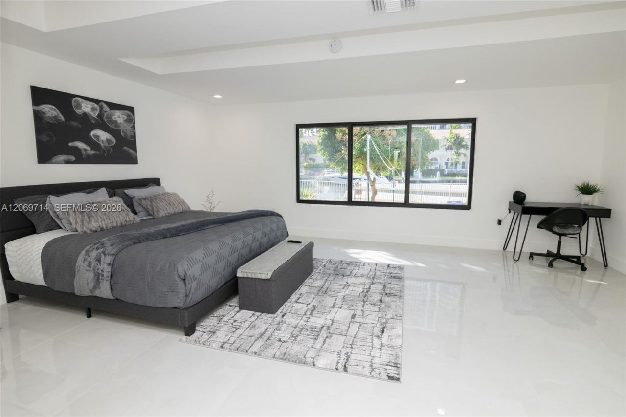 201 Holiday Dr, Hallandale Beach, FL 33009 Photo