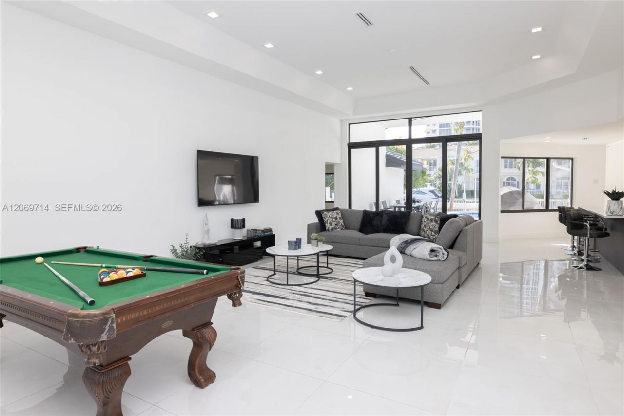 201 Holiday Dr, Hallandale Beach, FL 33009 Photo