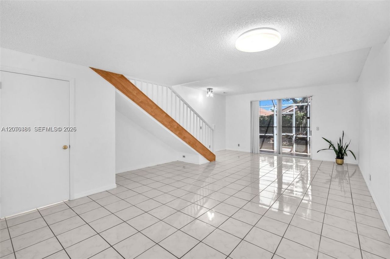 800 Sorrento Dr., Unit 2, Weston, FL 33326 Photo