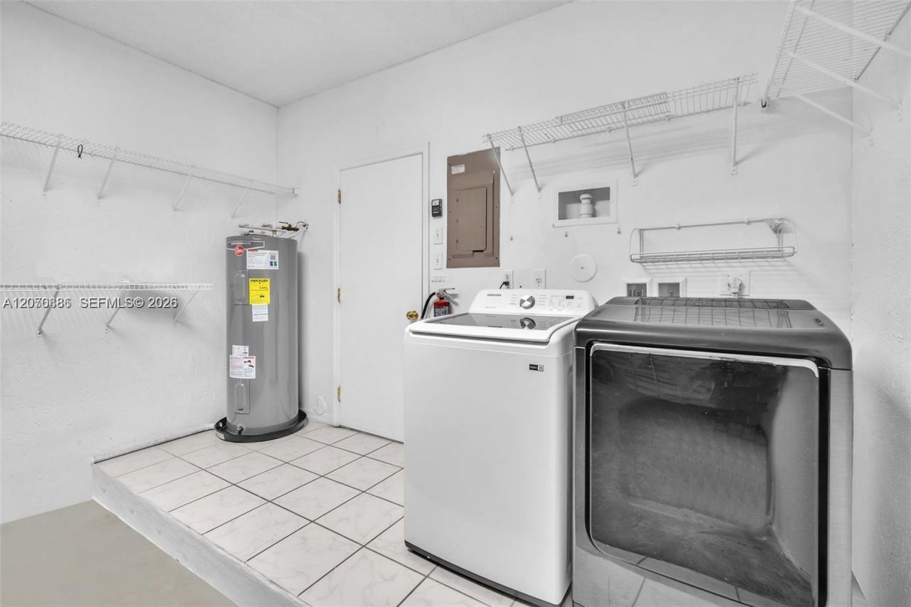 800 Sorrento Dr., Unit 2, Weston, FL 33326 Photo