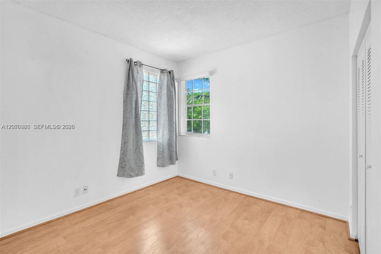800 Sorrento Dr., Unit 2, Weston, FL 33326 Photo