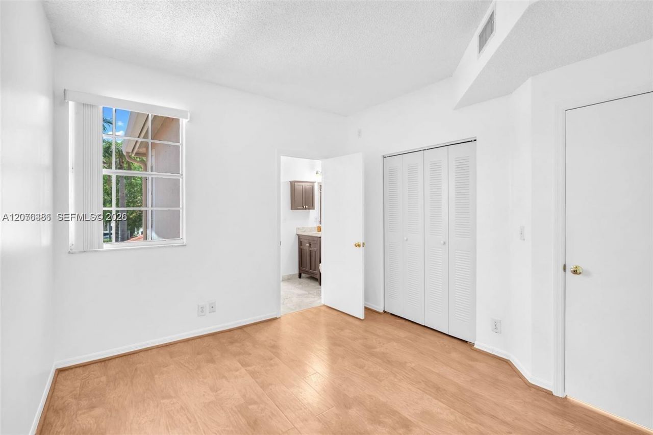 800 Sorrento Dr., Unit 2, Weston, FL 33326 Photo