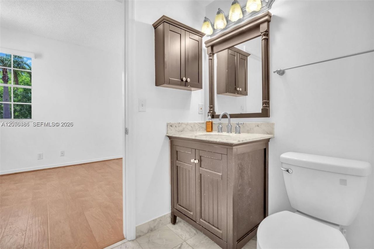 800 Sorrento Dr., Unit 2, Weston, FL 33326 Photo