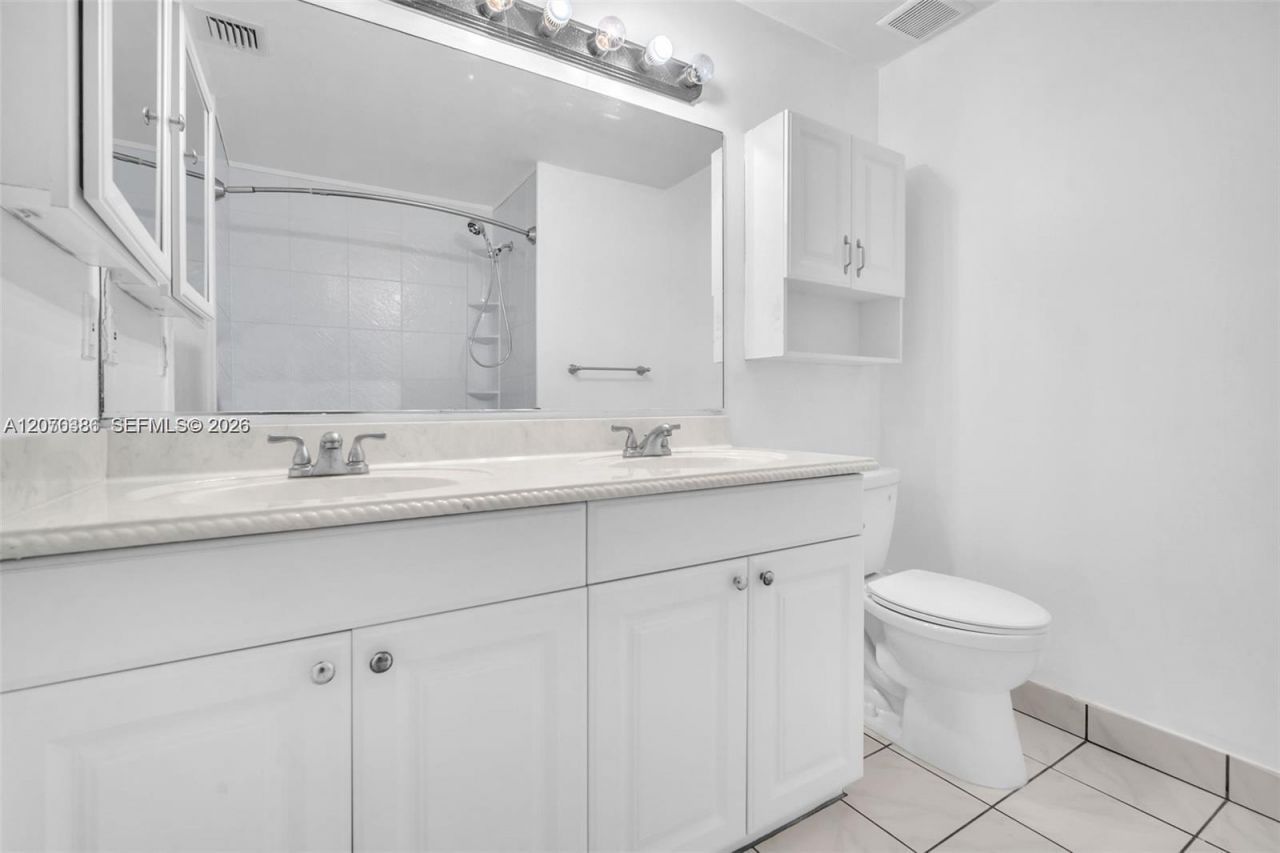 800 Sorrento Dr., Unit 2, Weston, FL 33326 Photo