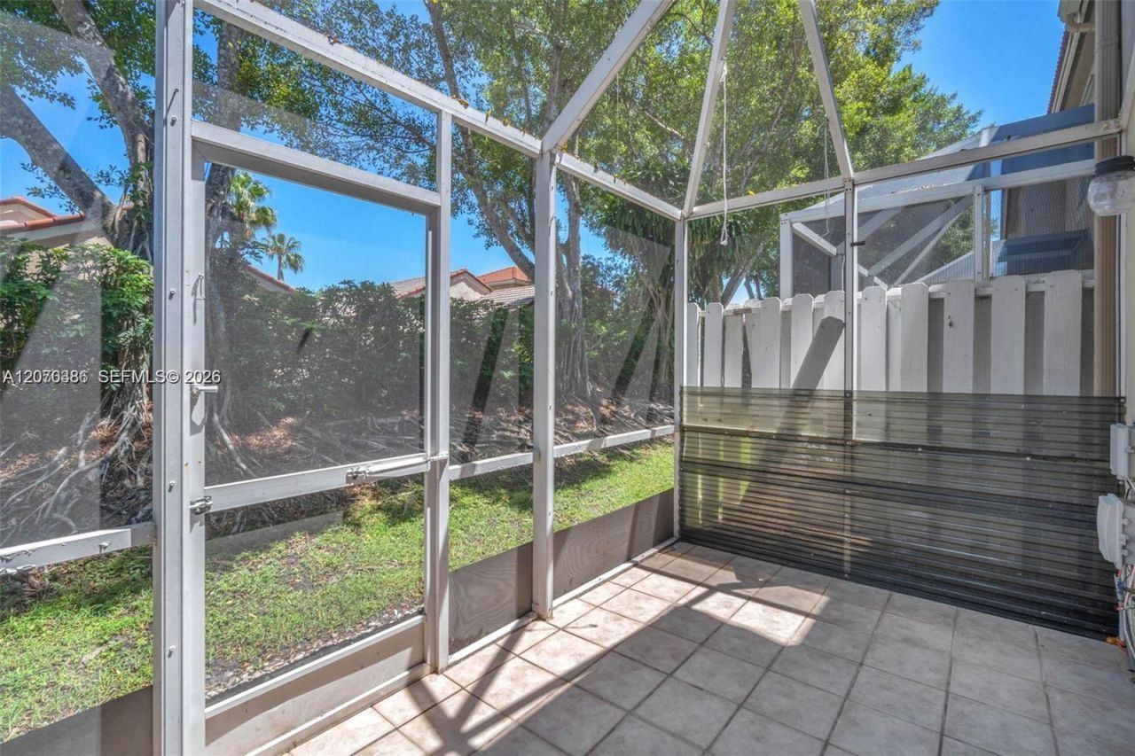 800 Sorrento Dr., Unit 2, Weston, FL 33326 Photo