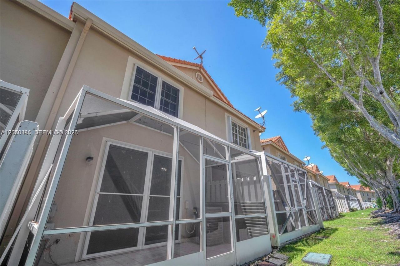 800 Sorrento Dr., Unit 2, Weston, FL 33326 Photo