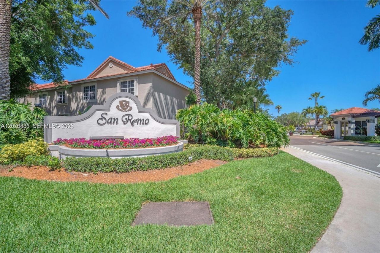 800 Sorrento Dr., Unit 2, Weston, FL 33326 Photo