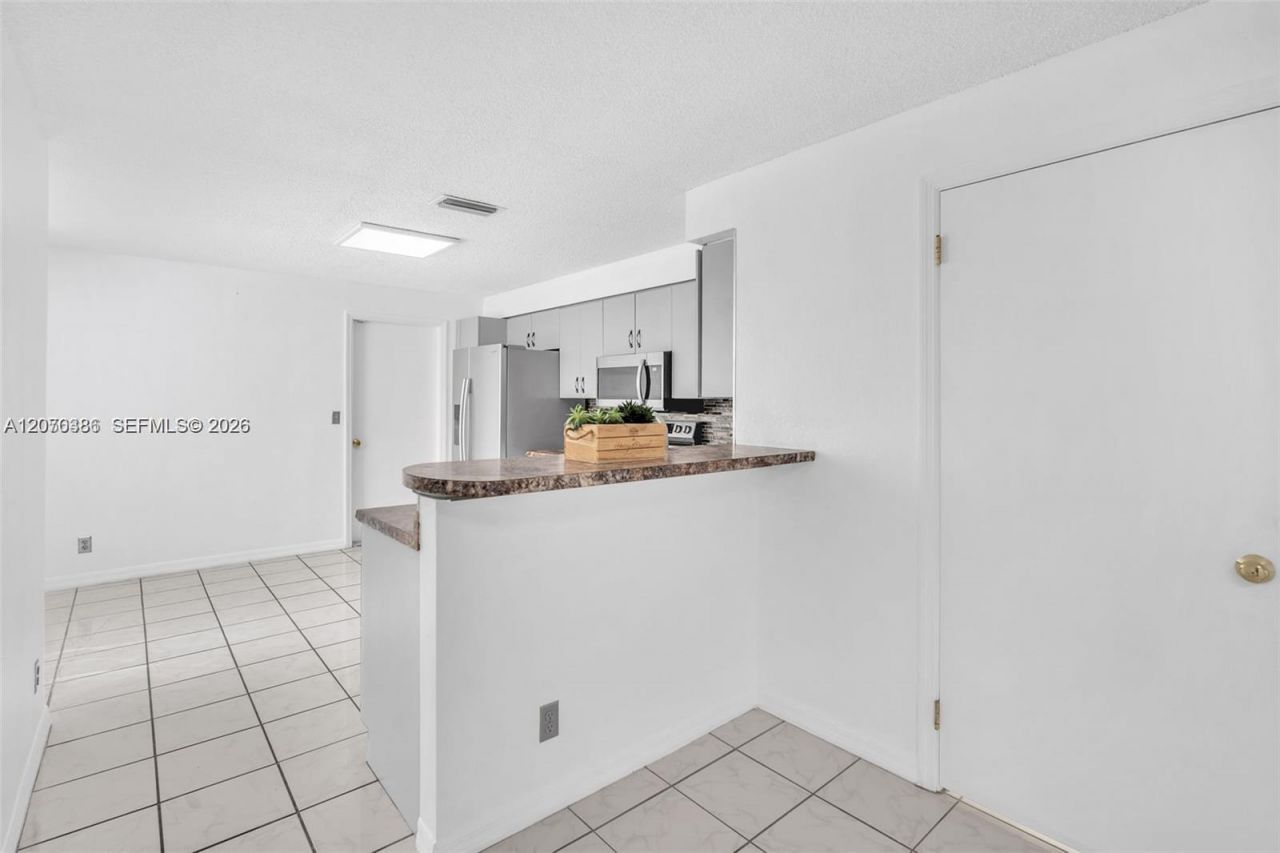 800 Sorrento Dr., Unit 2, Weston, FL 33326 Photo
