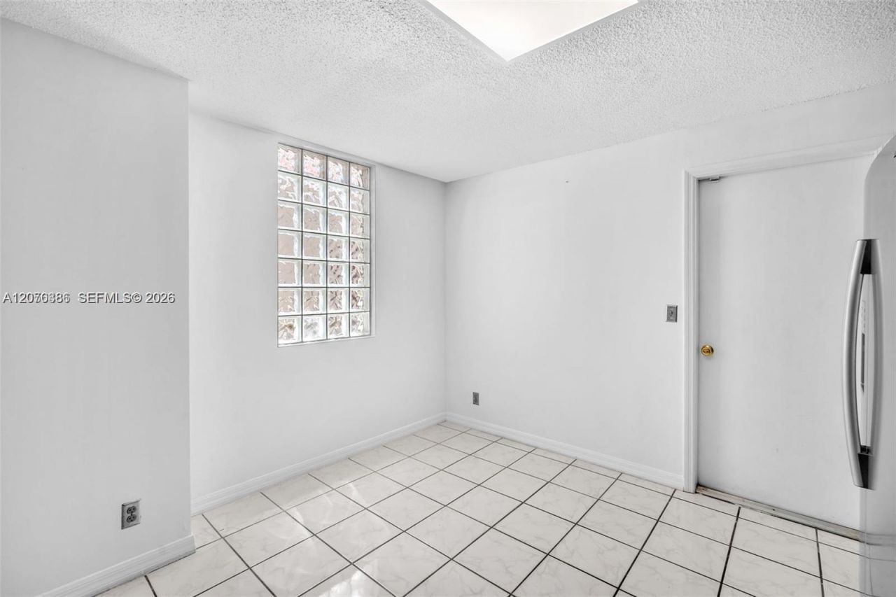 800 Sorrento Dr., Unit 2, Weston, FL 33326 Photo