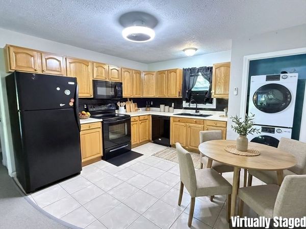 93 Center Depot Road, Unit 53, Charlton, MA 01507