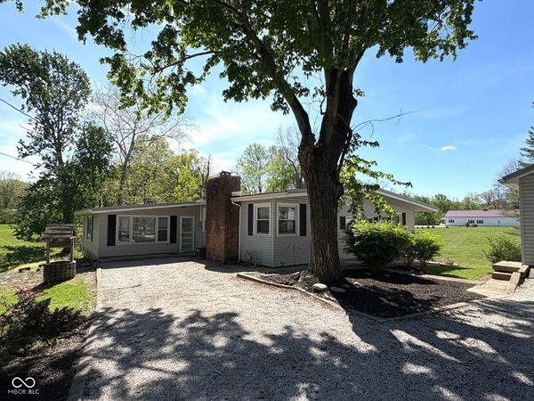 1575 Gobblers Knob Road , Terre Haute, IN 47803