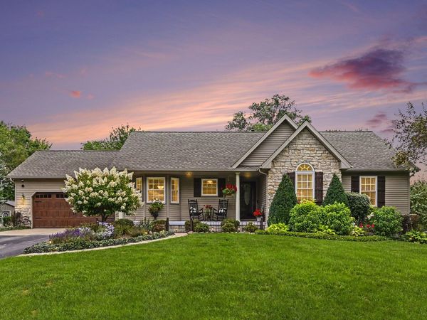 9959 W Sargent Road, Fowlerville, MI 48836