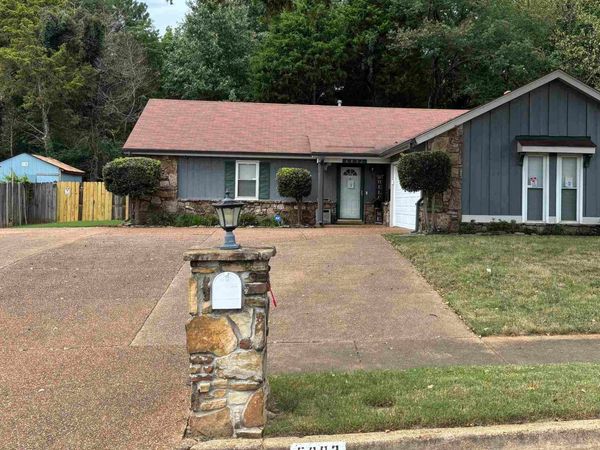 6892 STARKENBURG LN, Memphis, TN 38115