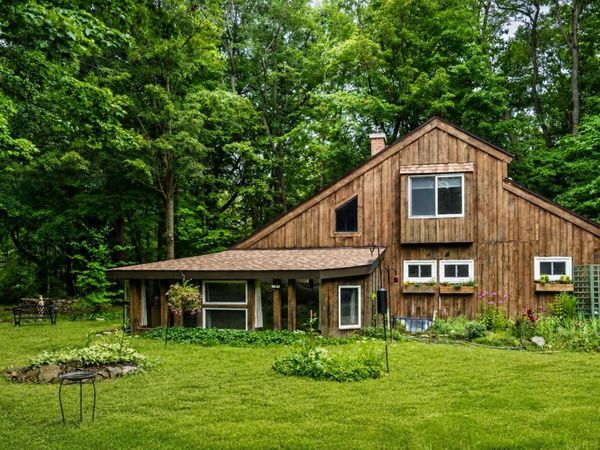 4315 Hipps Hollow Road, Eau Claire, MI 49111