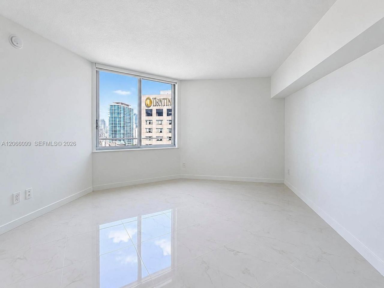 335 S Biscayne Blvd, Unit 3408, Miami, FL 33131 Photo