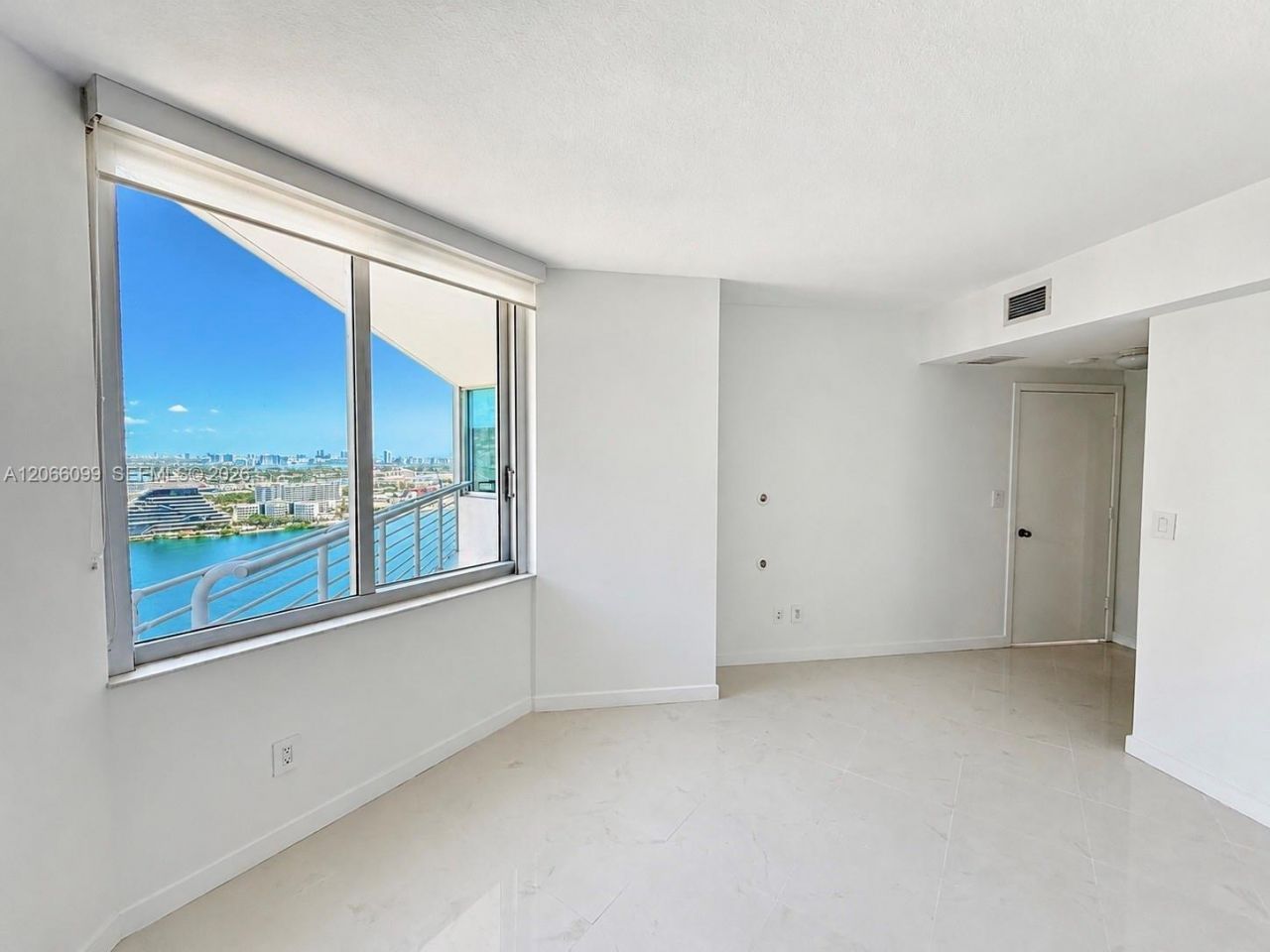 335 S Biscayne Blvd, Unit 3408, Miami, FL 33131 Photo
