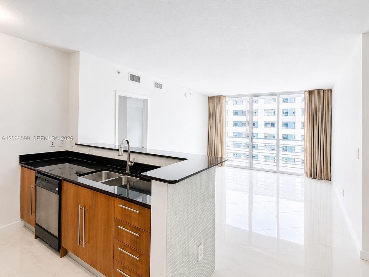 335 S Biscayne Blvd, Unit 3408, Miami, FL 33131 Photo