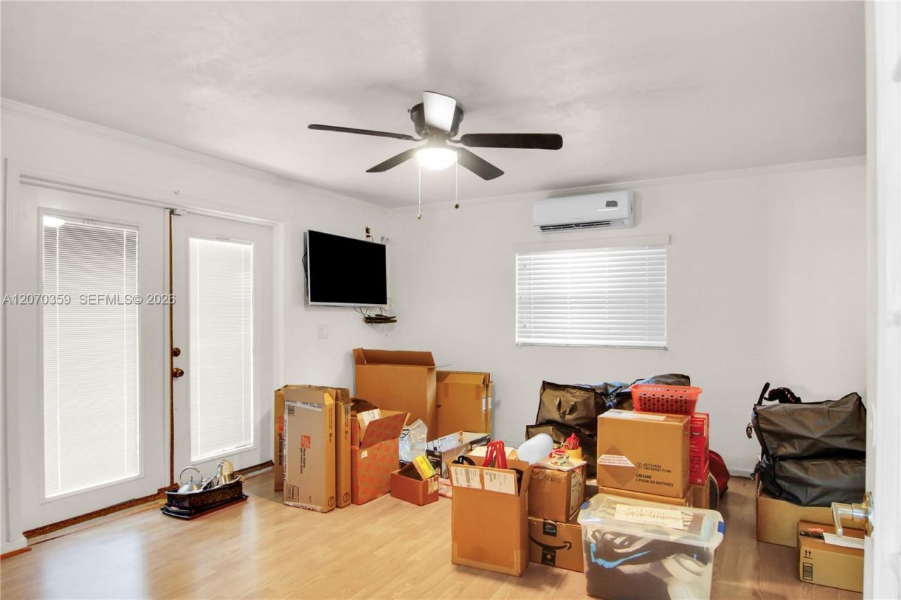 7690 NW 16th Ct , Pembroke Pines, FL 33024 Photo