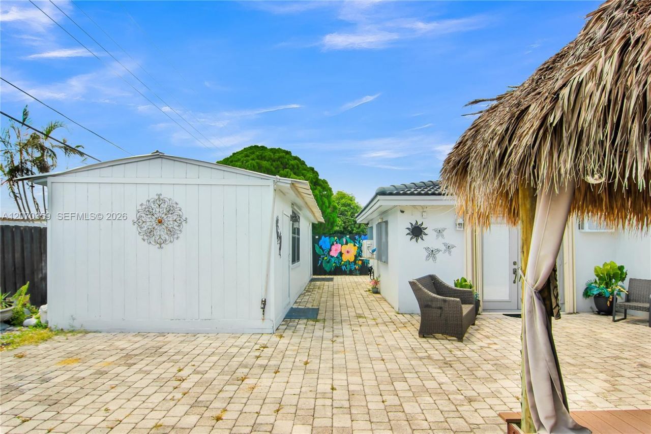 7690 NW 16th Ct , Pembroke Pines, FL 33024 Photo