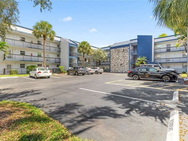 3170 Holiday Springs Blvd, Unit 6-105, Margate, FL 33063
