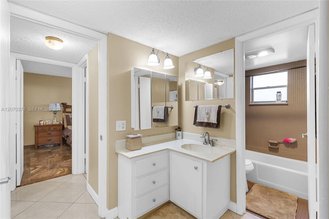 3170 Holiday Springs Blvd, Unit 6-105, Margate, FL 33063 Photo