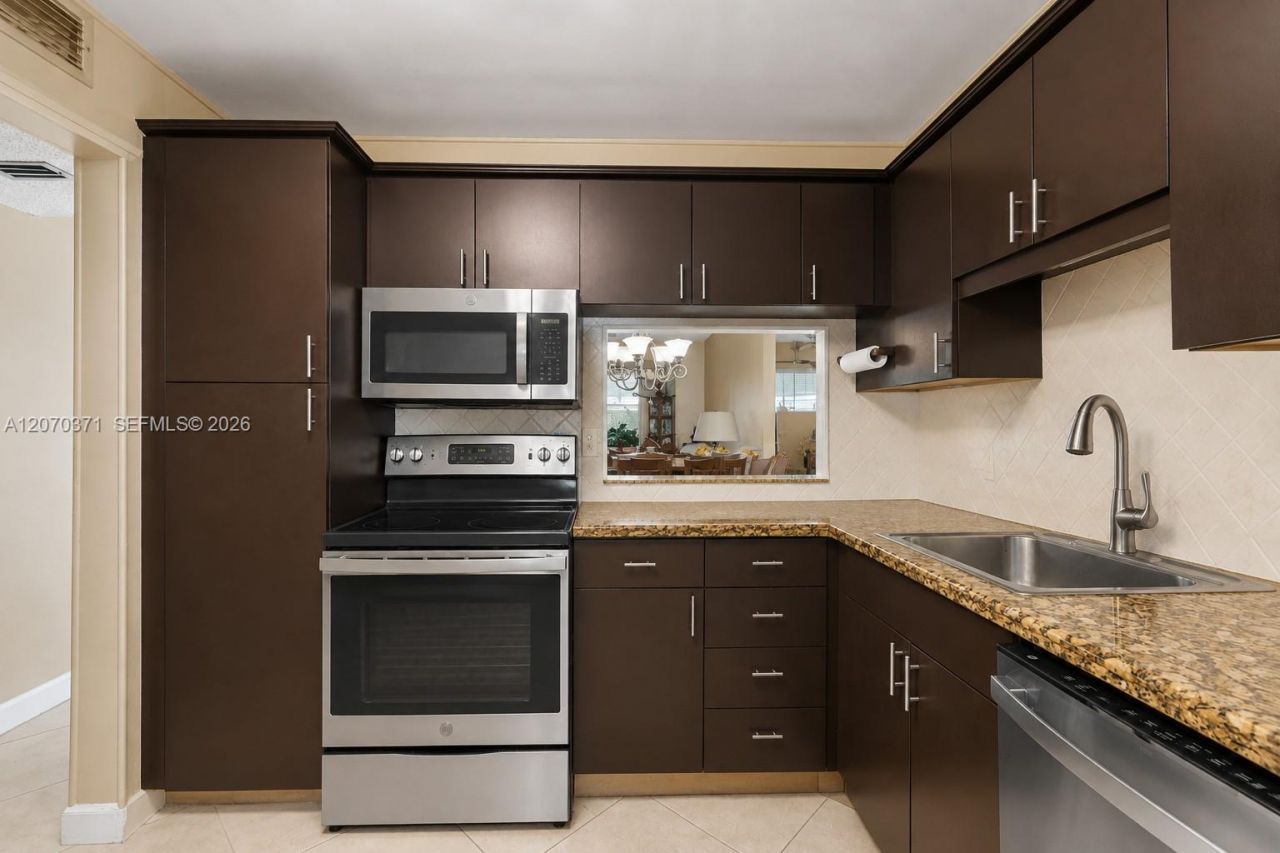 3170 Holiday Springs Blvd, Unit 6-105, Margate, FL 33063 Photo