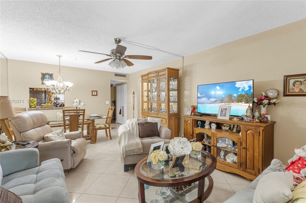 3170 Holiday Springs Blvd, Unit 6-105, Margate, FL 33063 Photo