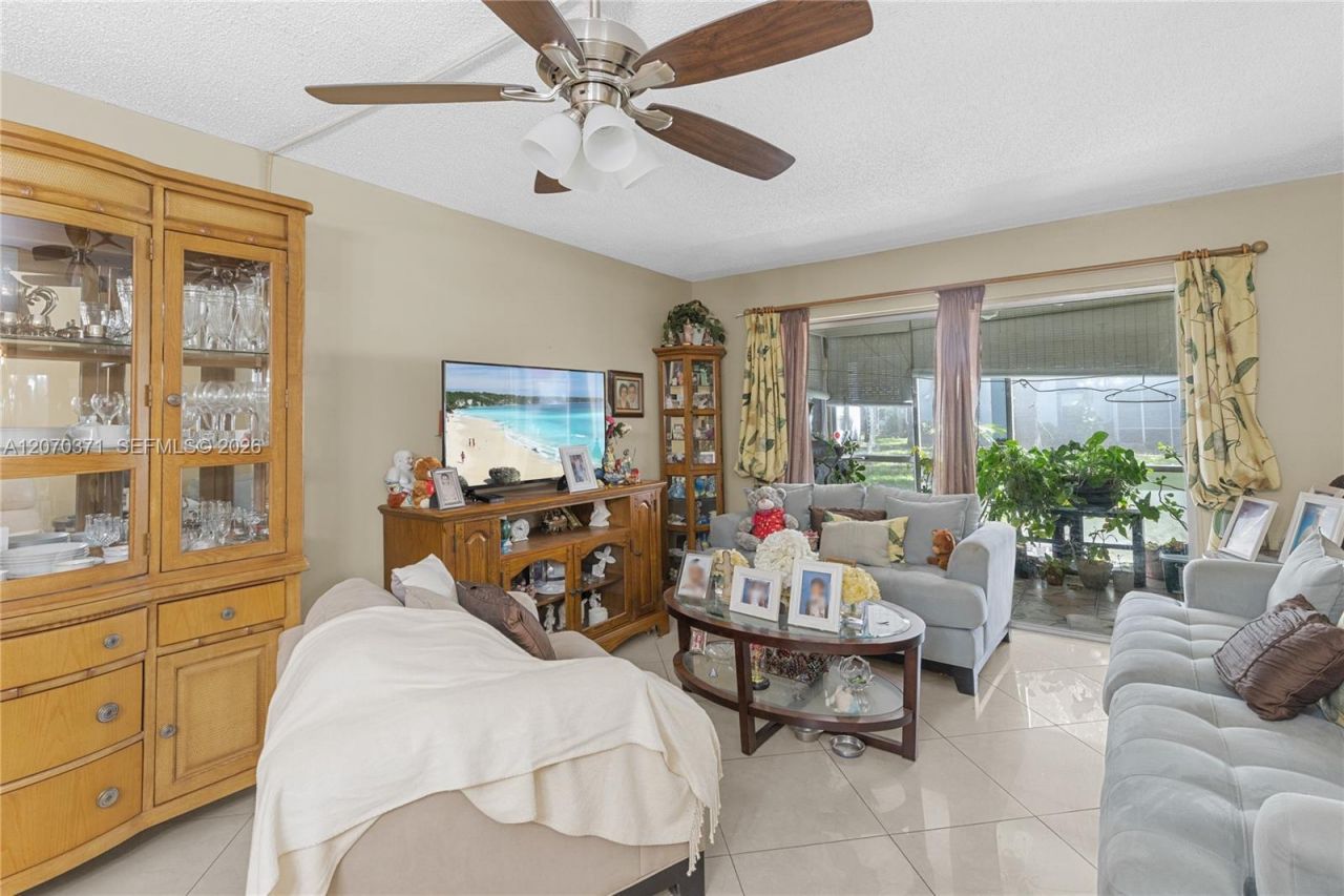 3170 Holiday Springs Blvd, Unit 6-105, Margate, FL 33063 Photo