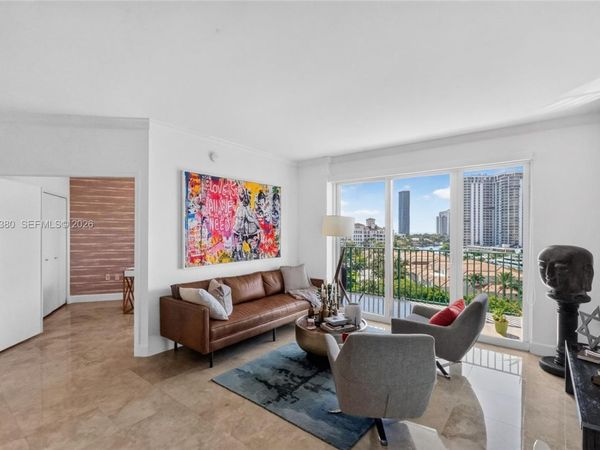 19900 E Country Club Dr, Unit 805, Aventura, FL 33180