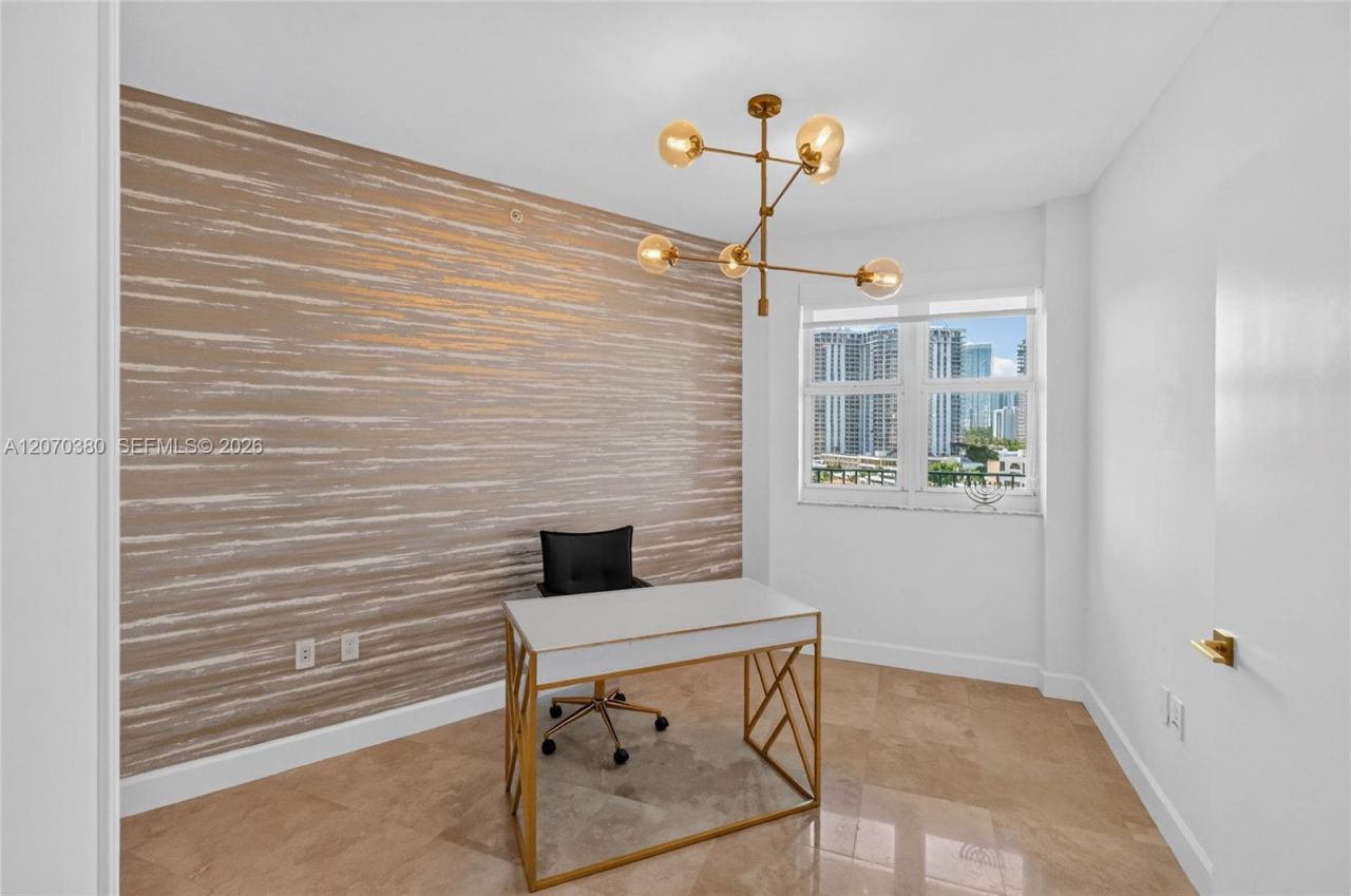 19900 E Country Club Dr, Unit 805, Aventura, FL 33180 Photo
