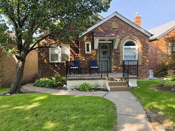 4895 Calvin Avenue , St Louis, MO 63115