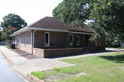 2185 N Fraser St. photo 4