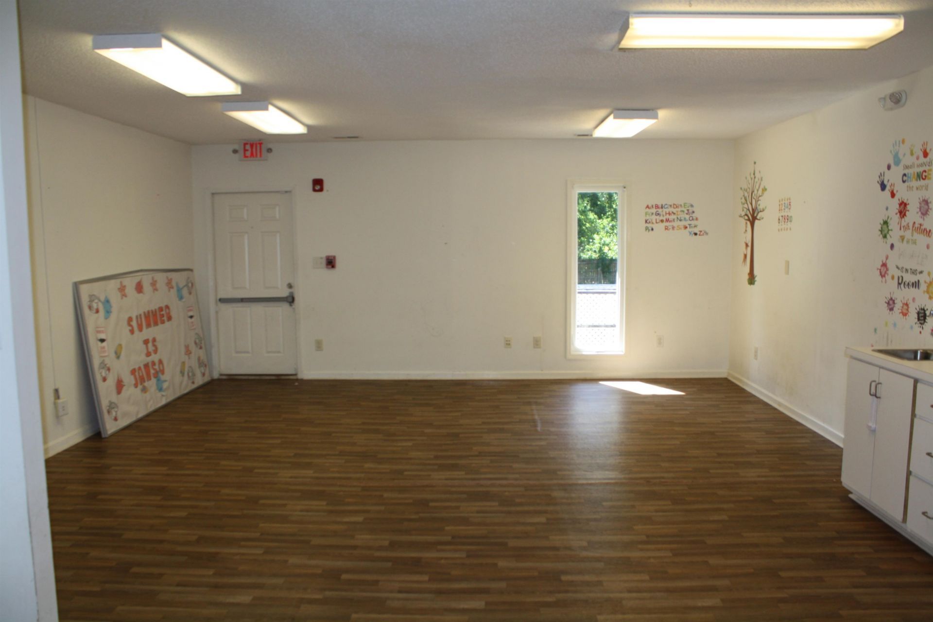 2185 N Fraser St. Photo 5